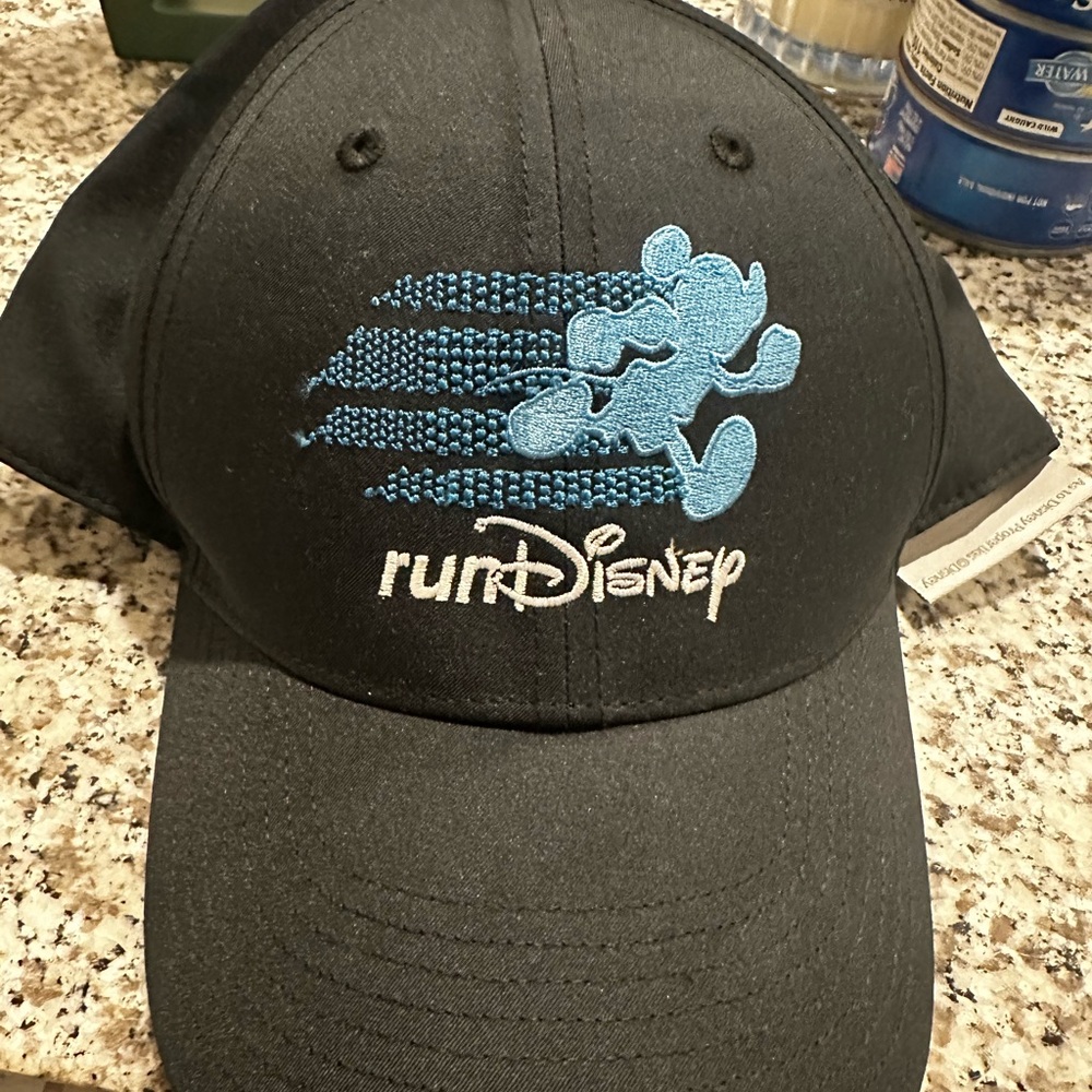 Nike run Disney hat NWT dry fit